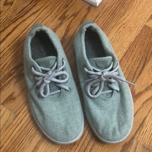 Mint green all birds